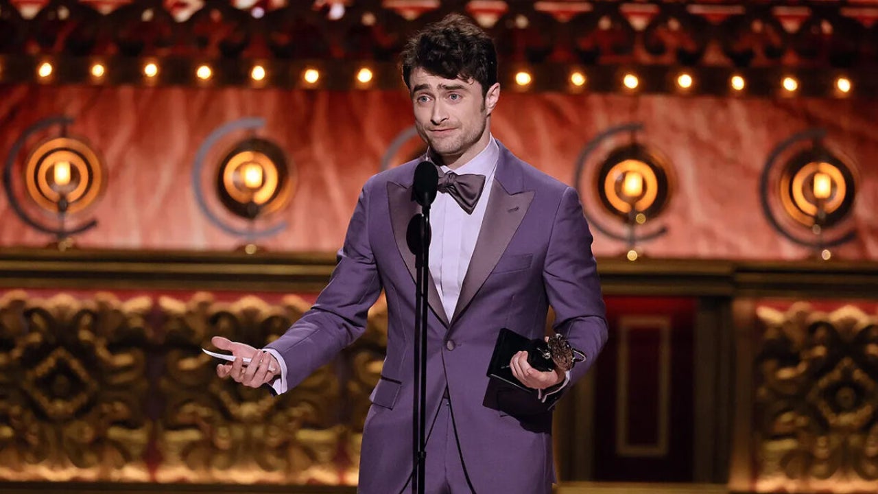 Daniel Radcliffe finally shakes off the Harry Potter label by winning an  award that many only dream of - Softonic