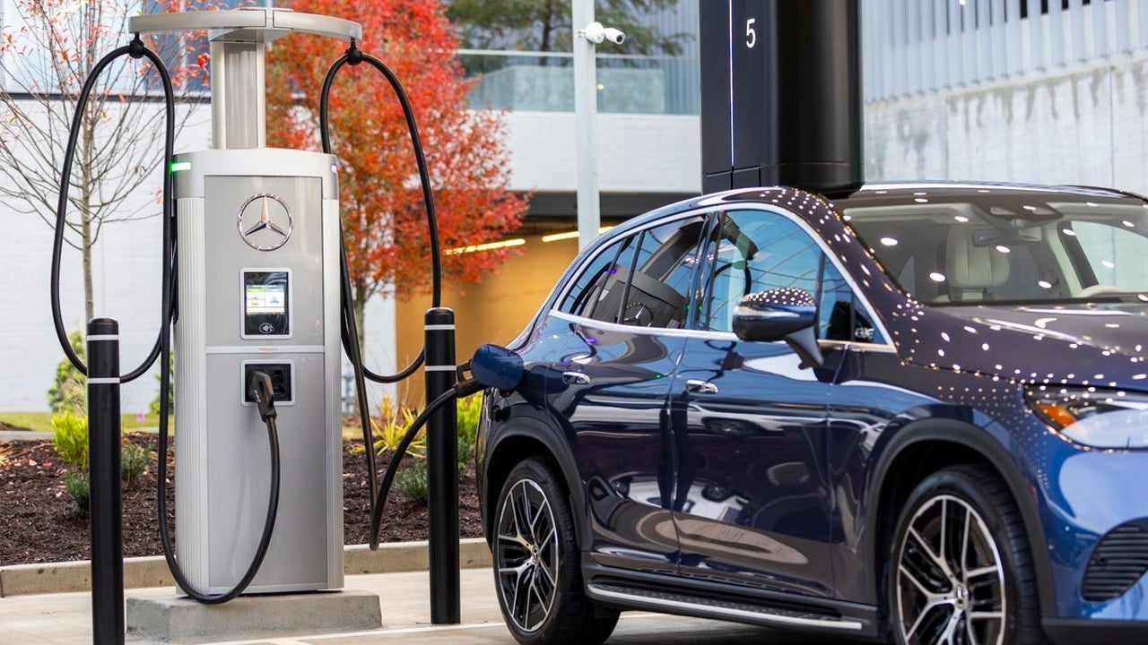 Mercedes-Benz will launch more than 2,500 fast chargers in North America by 2025