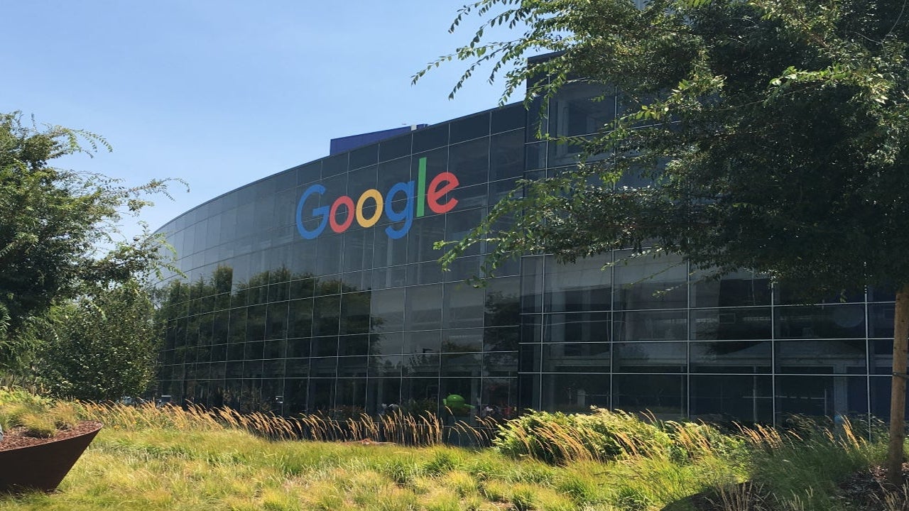 ChatGPT has grown in popularity, but 95% of users still use Google for searches