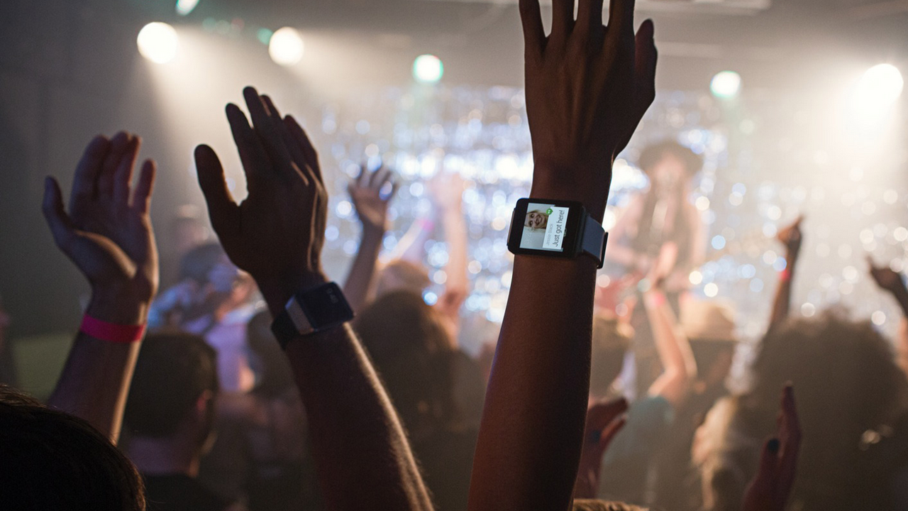 Windows 95 installé sur une smartwatch Android Wear