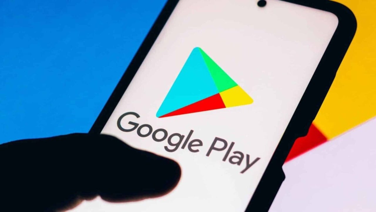 La dernière astuce des entreprises technologiques est vous t’empêcher d’installer leurs applications Android en dehors du Google Play Store