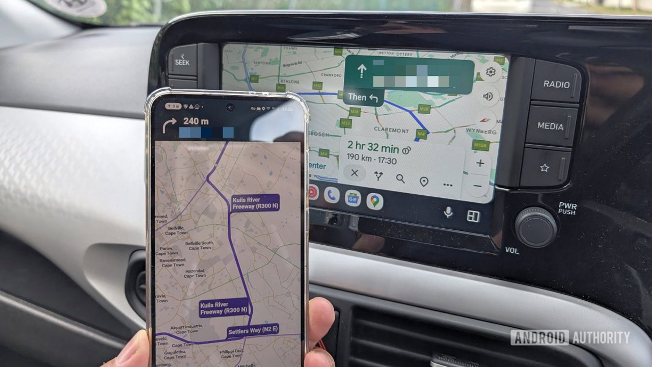 Google Maps affiche enfin le compteur de vitesse sur Android Auto : le déploiement commence