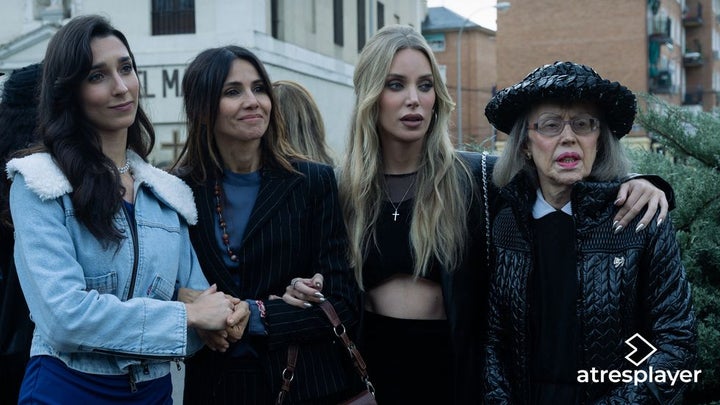 dressed in blue veneno Vestidas de azul (TV Mini Series 20232024)